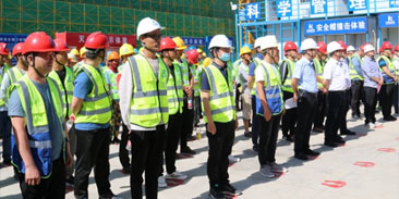 “落實(shí)安全責(zé)任，推動安全發(fā)展”